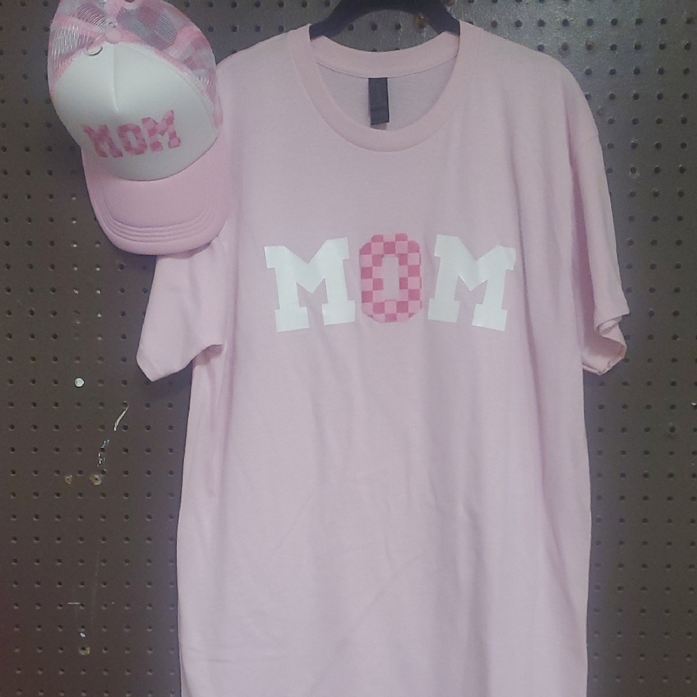 Pink 'MOM' T-Shirt and Cap Set